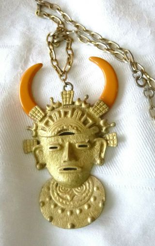 Rare Vintage Bakelite Horned Face Mask Figural Pendant Necklace Aztec? Maya?