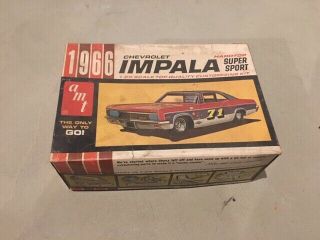 Amt 1966 Chevrolet Impala Sport 1/25