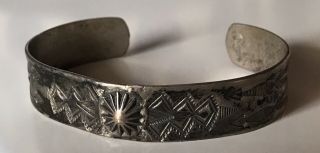 VINTAGE SILVER NAVAJO INDIAN STAMPWORK WHIRLING LOGS CUFF BRACELET AS FOUND 2