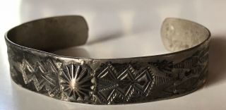 VINTAGE SILVER NAVAJO INDIAN STAMPWORK WHIRLING LOGS CUFF BRACELET AS FOUND 6