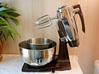 Vintage 12 Speed Sunbeam Mixmaster Chrome Stand Mixer W/ Light Bowls Beaters