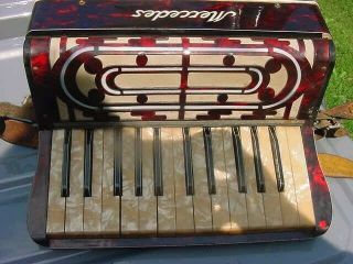 VINTAGE ACCORDIAN RED AND WHITE PEARL LOOKING MADE IN ITALY?? WITH CASE 2