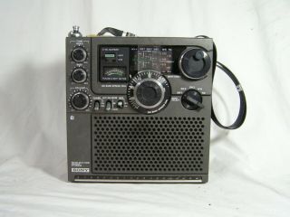 Vintage Sony Icf - 5900w Portable Fm/am Multi Band Receiver