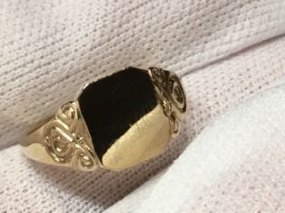 Vintage Solid 9ct Yellow Gold Signet Ring Size K Pre Owned Wt 2.  3gms