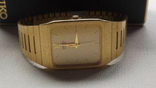 Vintage Seiko Quartz Bracelet Watch 5y95 - 5000 C.  1980s