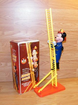 Vintage Walt Disney Wind - Up Fireman Mickey Mouse Climbing Ladder Toy 5780 Read