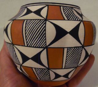 Vintage Acoma Pueblo Pottery Hand Coiled Pot 5 " X 4 " Signed C.  Sanchez