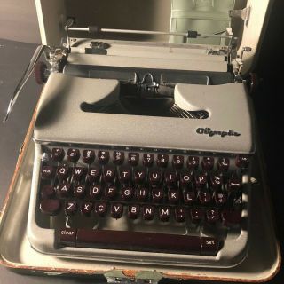 Vintage Olympia Wilhelmshaven Werke Ag Typewriter West Germany