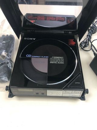 Vintage 1985 Sony D - 5 Portable Personal Cd Player Walkman Discman Japan