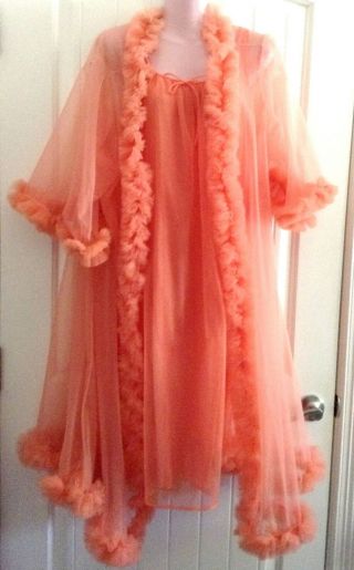 Vintage Chiffon And Nylon Peach Peignoir Nightgown Robe Ruffles Medium M