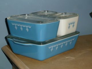 Vintage Pyrex Complete Set Snowflake Garland Refrigerator Dishes 501,  502,  503