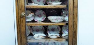 VINTAGE REMINISCENCE CURVED FRONT DISPLAY CHINA CABINET WITH FULL SET CHINA 3