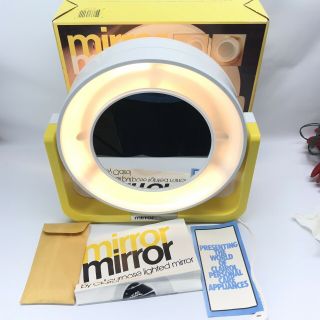 Vtg 1975 Mirror Mirror Clairol Lighted Round Dual Sided Makeup Retro