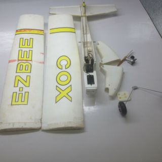 Vintage Cox E - Z Bee.  049 Babe Bee Rc Model Airplane