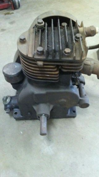 Vintage briggs engine model - y 6