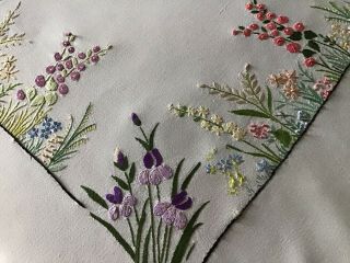Stunning Vintage Hand Embroidered Tablecloth Crinoline Lady/cottage Florals