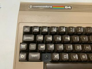 Vintage Commodore 64 Computer - Power Light Comes on - No power supply Z Missing 2
