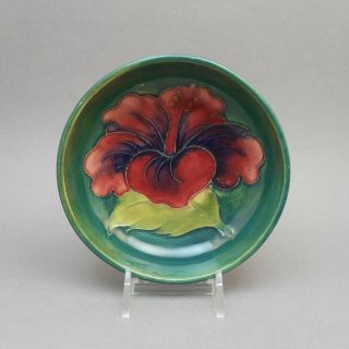 Vintage Moorcroft Art Pottery Small Footed Bowl Dish Hibiscus Flower Red Green