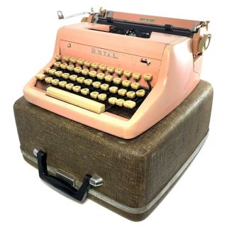 Bubble Gum Pink Royal Quiet De Luxe Typewriter W/case Vtg Qdl