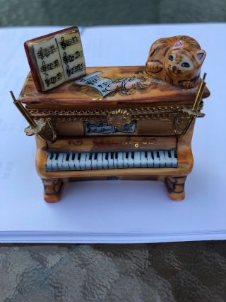 Vintage Limoges Trinket Box Peint Main Upright Piano With Candelabra And Cat