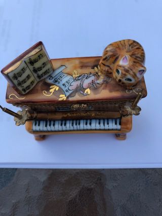 vintage limoges trinket box peint main Upright Piano with Candelabra And Cat 3