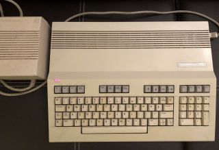 Vintage Commodore 128 Computer W/ Power Cable Not Fully Powers On