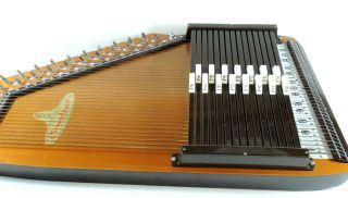 Chromaharp Vintage 15 Chord 36 String Auto Harp No Case