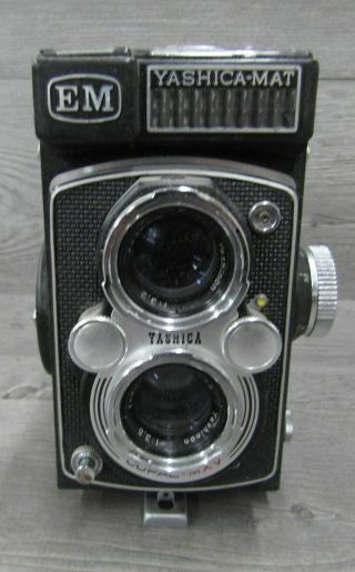 Vintage Yashica - Mat Em Tlr Film Camera Copal Mxv Yashinon 1:3.  5 80mm Lens