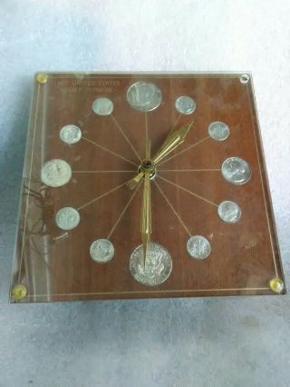 Vintage Rare 1964 Numismatic 72 Walnut Grain Executive Desk Coin Clock