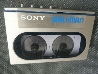 Vintage Sony Walkman Wm - 10 World 