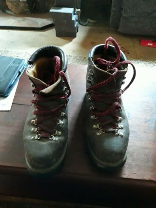 Vintage Vasque Brown Hiking Boots Vibram Soles Heavy Duty Us Size 10,  1/2 Mediu