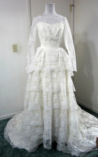 Vintage 50s/60s Wedding Gown 8 All Lace Tiers Long Train Romantic Dress