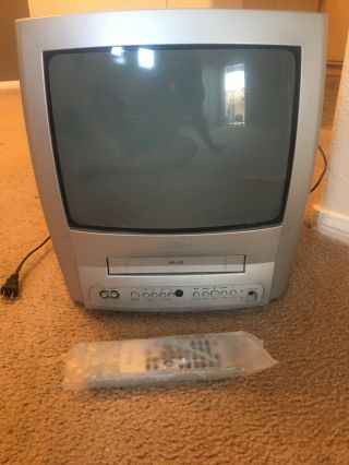 Magnavox 13” Color Tv Vcr Combo 2002 Vintage Gaming Crt With Remote.