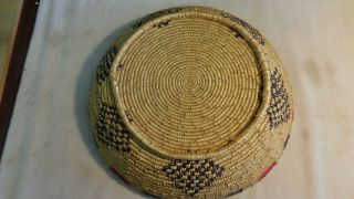 Vintage Handwoven Basket/Tray with Brown and Natural Diamond Shape Designs 6