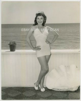 Paulette Goddard Sexy Leggy Swimsuit At Beach Vintage Portrait Photo 1942