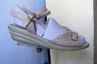Vtg 40s/50s Made In Mexico Leather Wedge Sandals Size 8