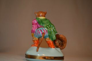 Vintage Limoges French Figural Trinket Box – Cat with Old English Clothes 6