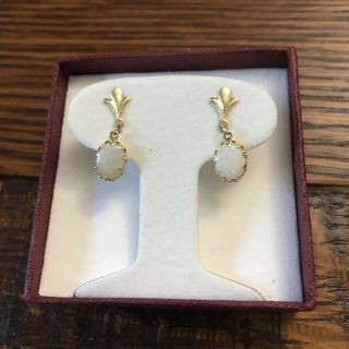 Vintage 14k Yellow Gold & 1.  0 Tcw Natural Opal Earrings - 1.  0g