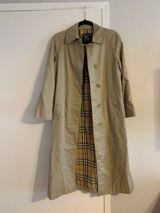 Vintage Women’s Burberry Trench Coat Xs