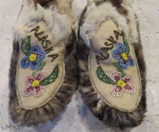 Vintage Alaska Native American Indian Leather Fur,  Felt Beaded Flower Moccasins