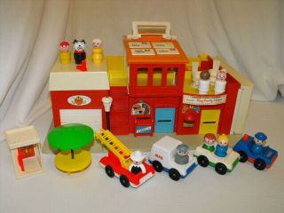 Vintage 1973 Fisher Price Little People Play Family Village,  Accessories Mail,