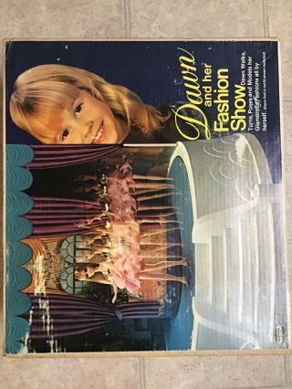 Dawn And Her Fashion Show Vintage Playset 1970 Topper Toys 60’s W/ Box
