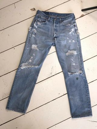 Vintage 80s Levis 501 Distressed Denim Jeans Size 32 x 30 Made in USA Destroyed 2