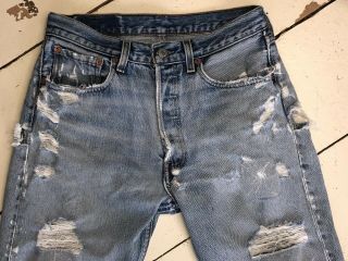 Vintage 80s Levis 501 Distressed Denim Jeans Size 32 x 30 Made in USA Destroyed 4
