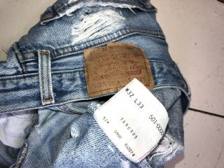 Vintage 80s Levis 501 Distressed Denim Jeans Size 32 x 30 Made in USA Destroyed 8