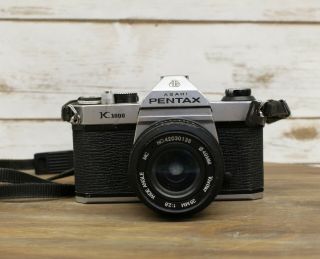 Vintage Pentax Asahi K1000 Camera With Vivitar 28mm Wide Angle Lens & Neck Strap