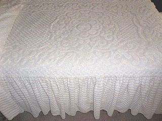 Vintage Unusual White Chenille Twin Bedspread With Skirt - Charming (660)