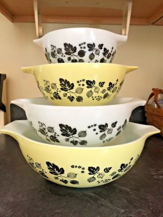 Vintage Pyrex Gooseberry Cinderella Mixing Bowls Yellow White Set Of 4 Retro