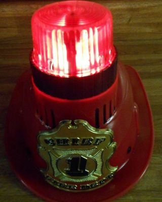 VTG FIRE CHIEF FIREMANS RADIO SHACK HELMET HAT RED LIGHT & SIREN 5