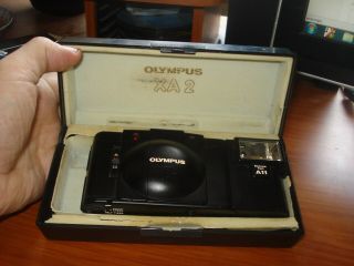VINTAGE OLYMPUS XA2 35MM RANGEFINDER CAMERA WITH A11 FLASH & BOX CD 3